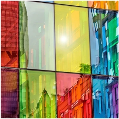 Laserski film na Windowsima blokira UV zrake u uredima.